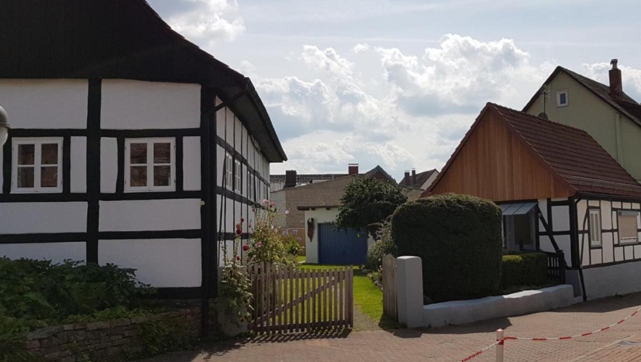 Das Fachwerkhaeuschen Bad Pyrmont Buitenkant foto